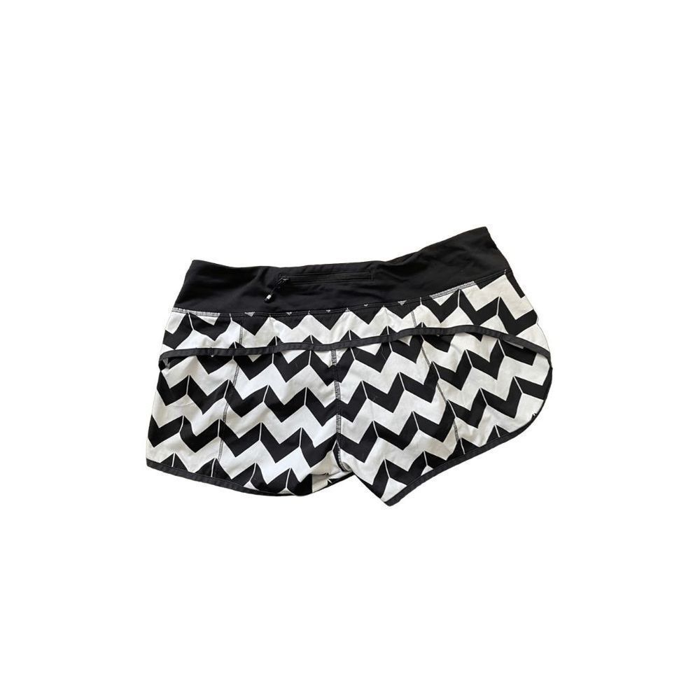 Lululemon Run: Speed Short *Arrow Chevron White Black* Size 8